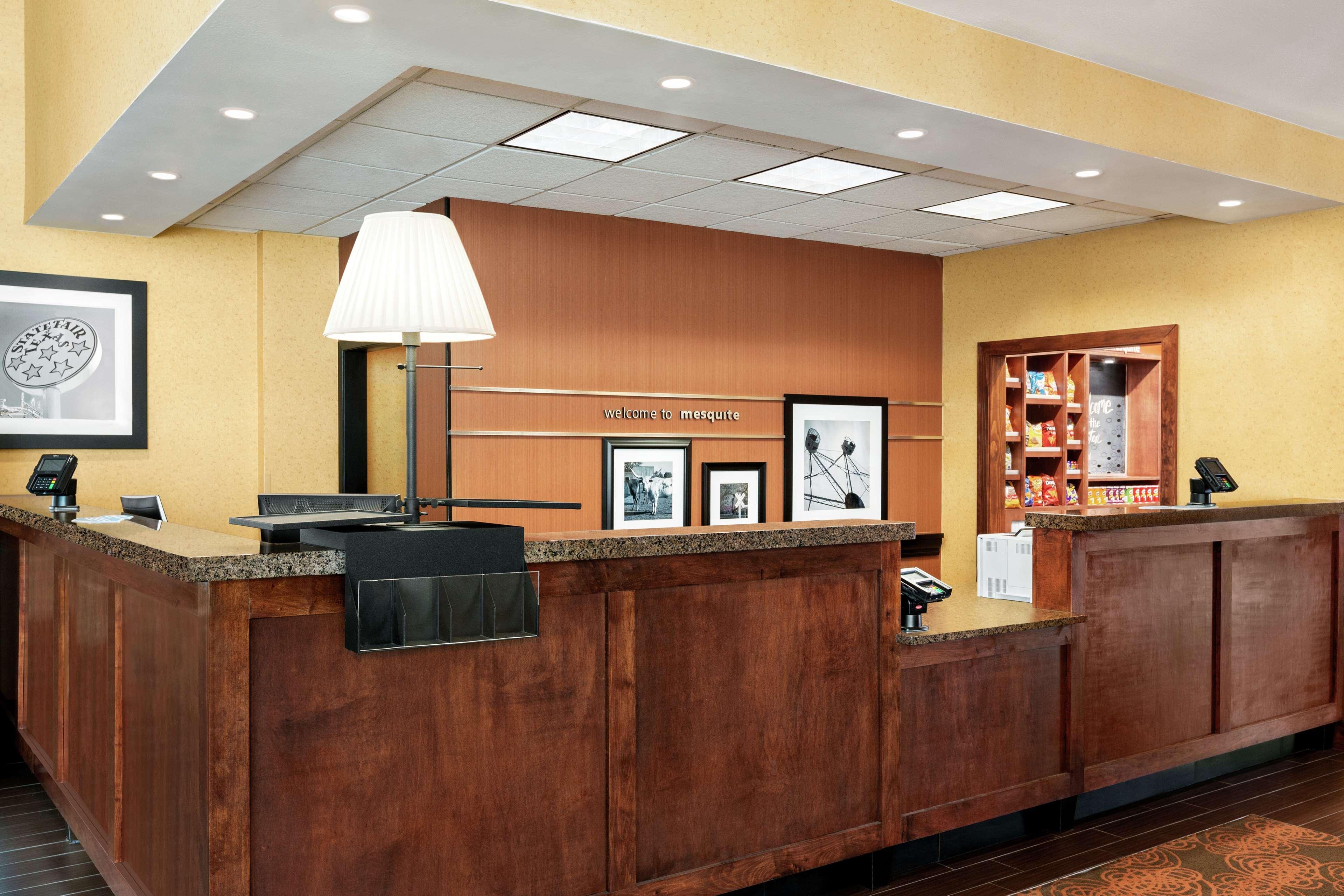 Hampton Inn & Suites Dallas-Mesquite Bagian luar foto