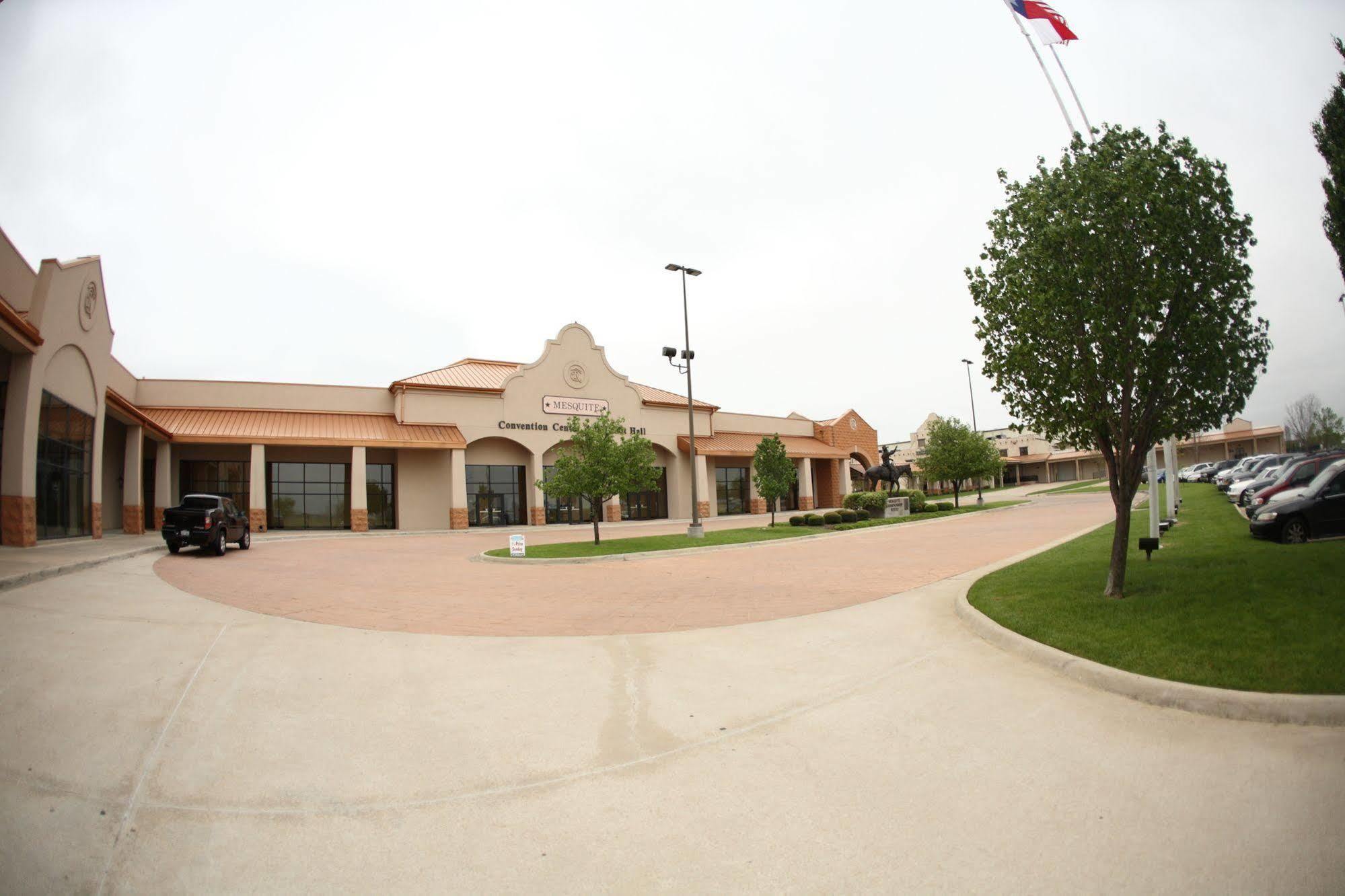 Hampton Inn & Suites Dallas-Mesquite Bagian luar foto